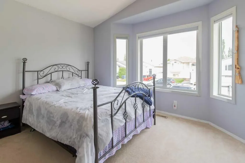 48 Blackfoot Court W Lethbridge AB T1K 7P5
