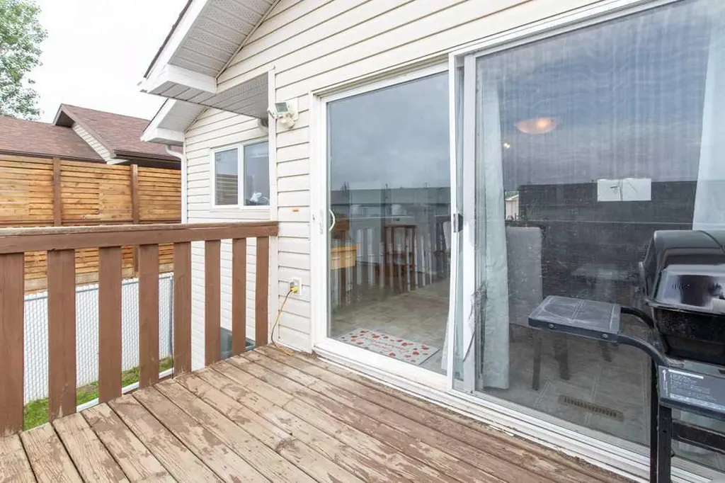 48 Blackfoot Court W Lethbridge AB T1K 7P5
