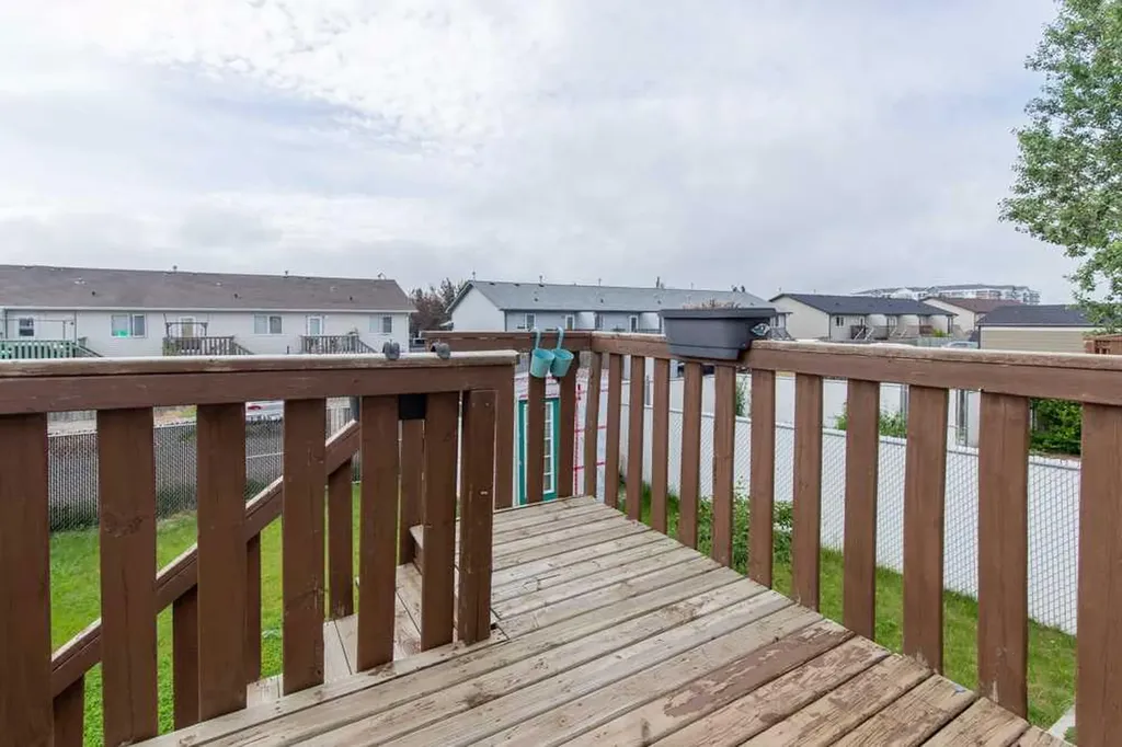 48 Blackfoot Court W Lethbridge AB T1K 7P5