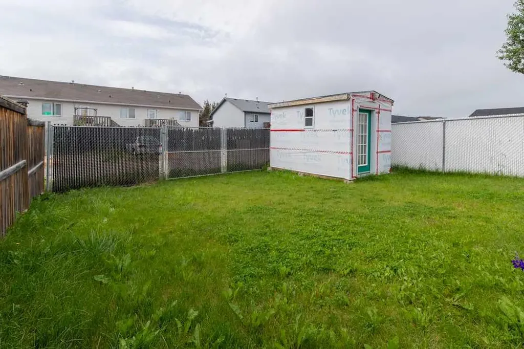 48 Blackfoot Court W Lethbridge AB T1K 7P5