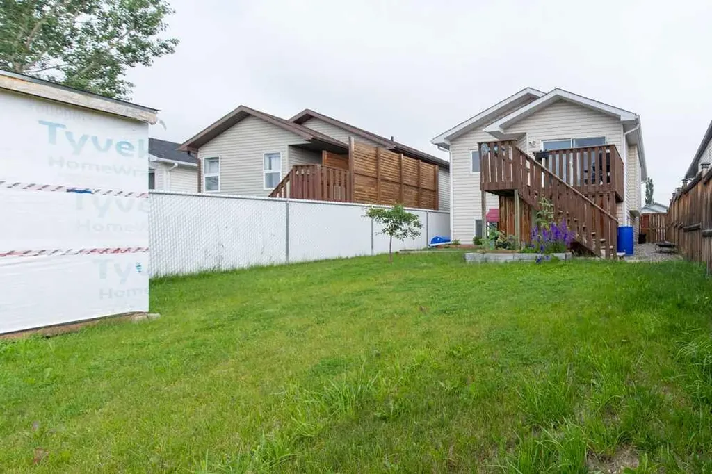 48 Blackfoot Court W Lethbridge AB T1K 7P5