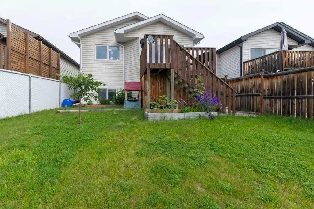 48 Blackfoot Court W Lethbridge AB T1K 7P5