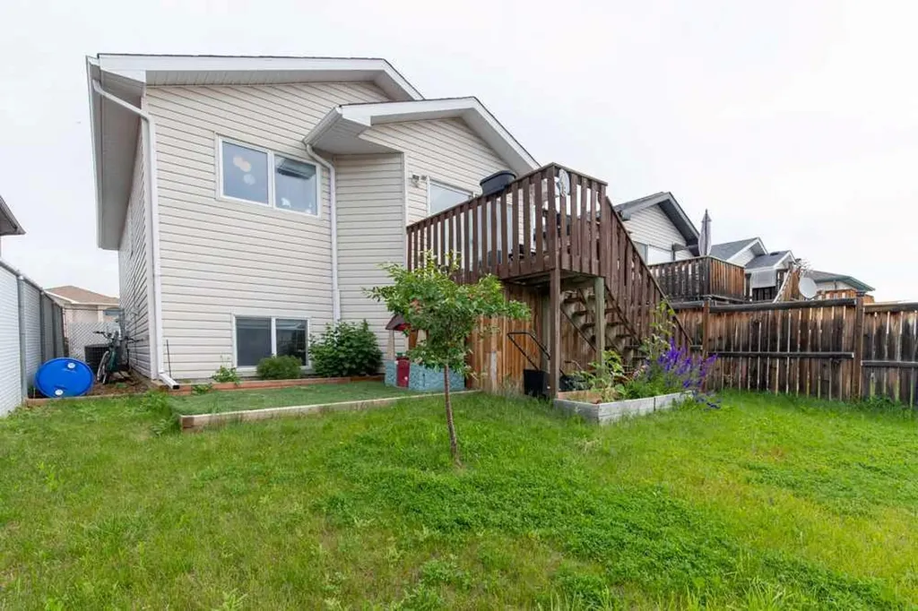 48 Blackfoot Court W Lethbridge AB T1K 7P5