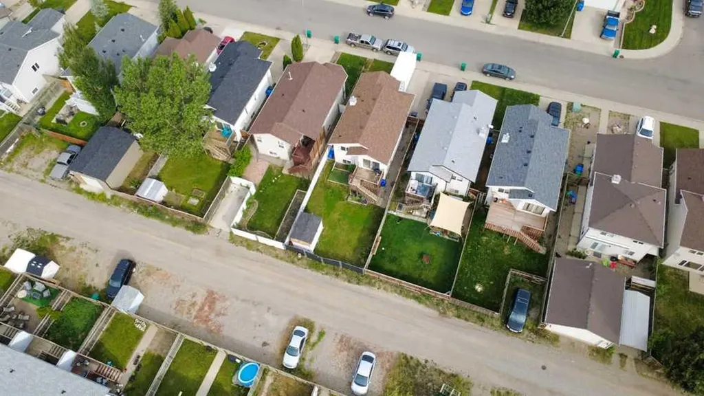 48 Blackfoot Court W Lethbridge AB T1K 7P5