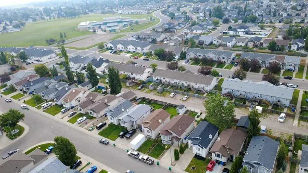 48 Blackfoot Court W Lethbridge AB T1K 7P5