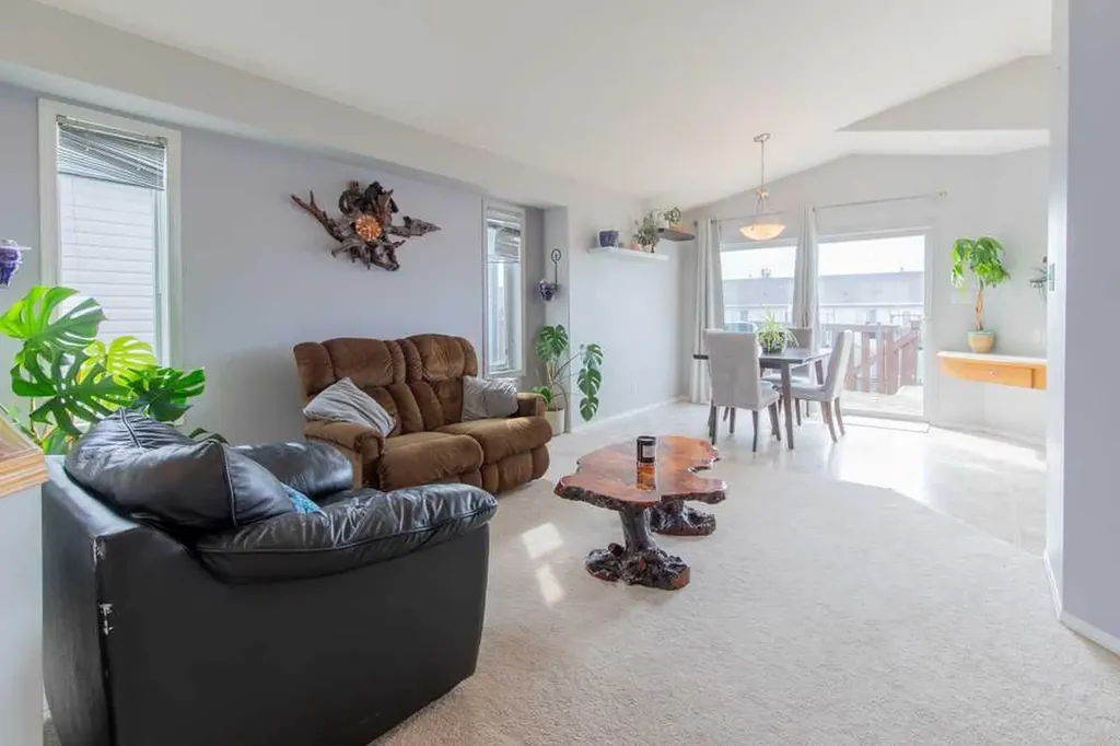 48 Blackfoot Court W Lethbridge AB T1K 7P5