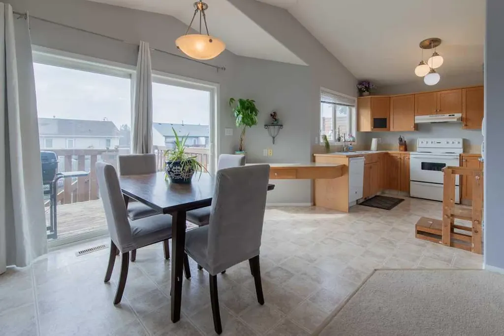 48 Blackfoot Court W Lethbridge AB T1K 7P5