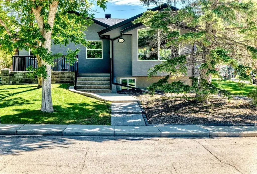 2024 Chicoutimi Drive NW Calgary AB T2L 0V7