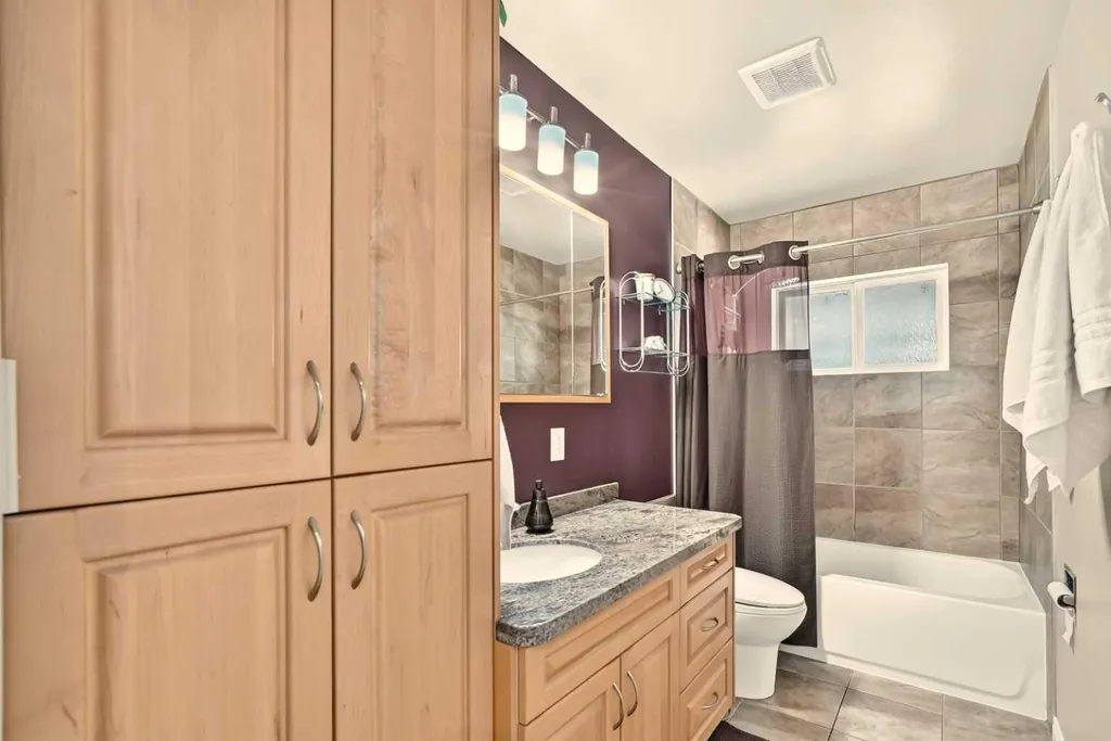 2024 Chicoutimi Drive NW Calgary AB T2L 0V7