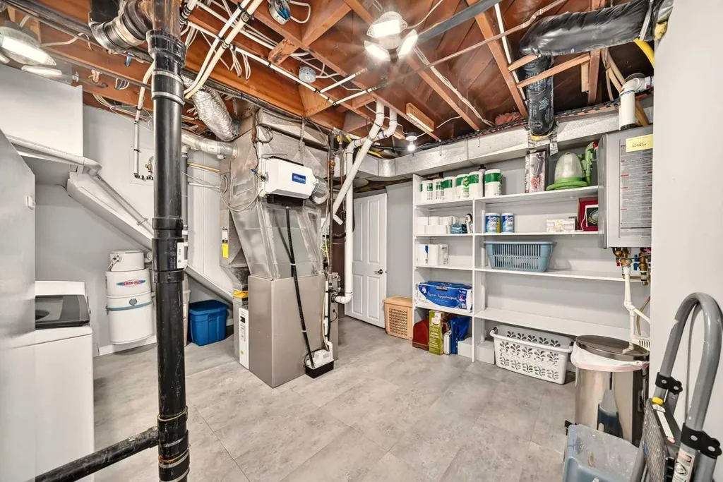 2024 Chicoutimi Drive NW Calgary AB T2L 0V7