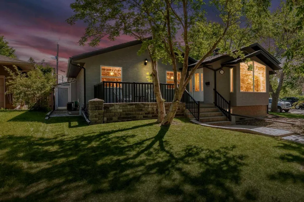 2024 Chicoutimi Drive NW Calgary AB T2L 0V7