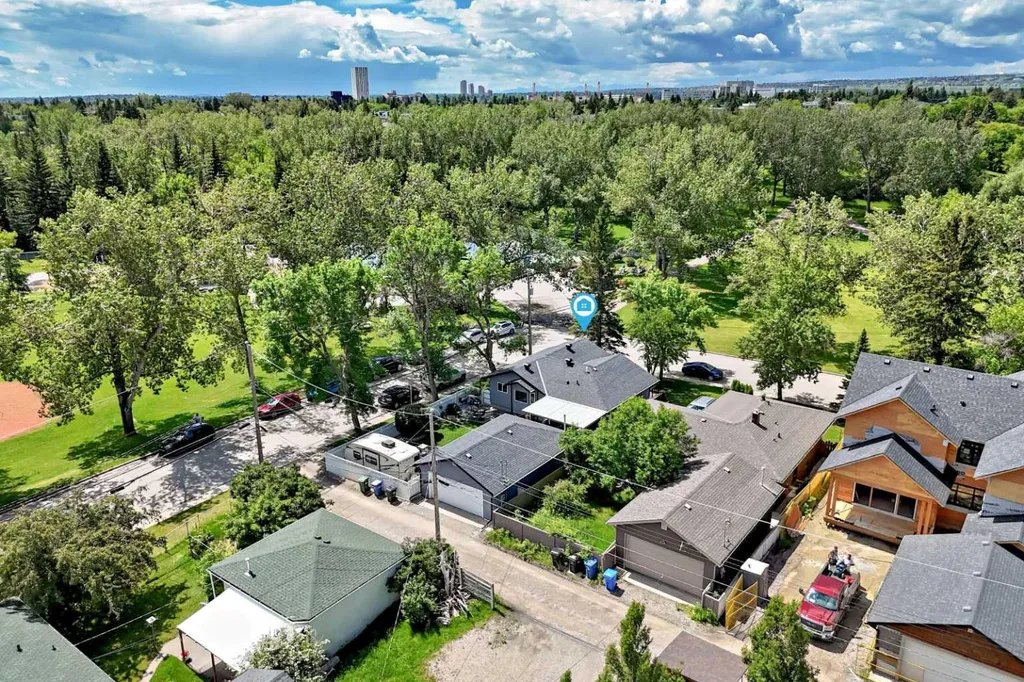 2024 Chicoutimi Drive NW Calgary AB T2L 0V7
