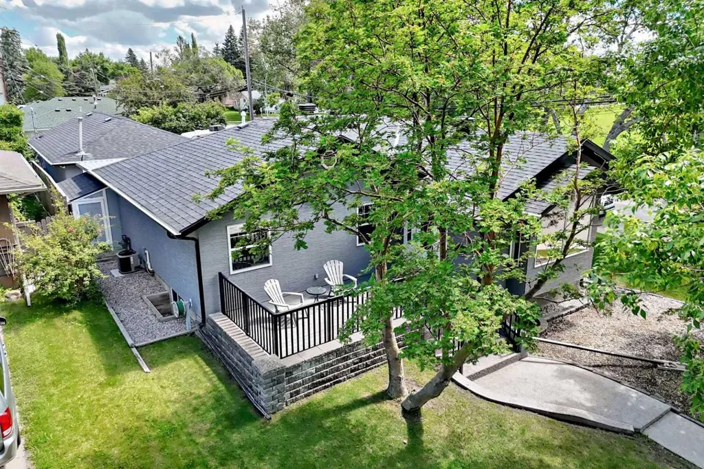 2024 Chicoutimi Drive NW Calgary AB T2L 0V7