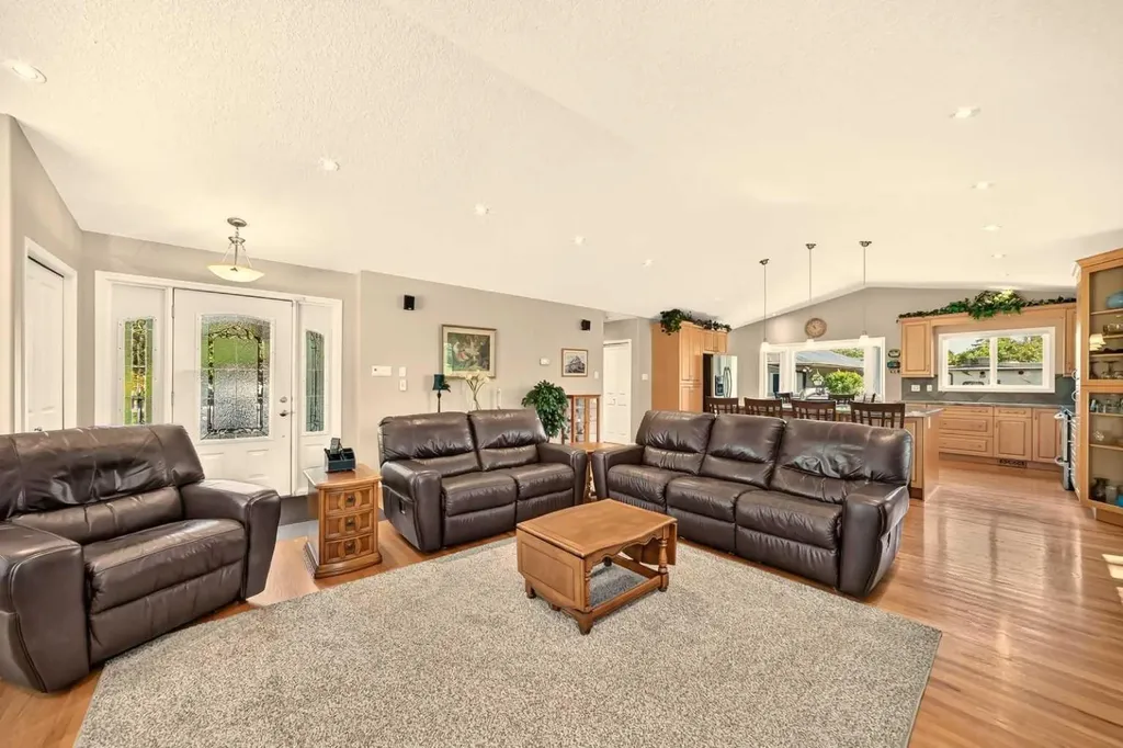 2024 Chicoutimi Drive NW Calgary AB T2L 0V7