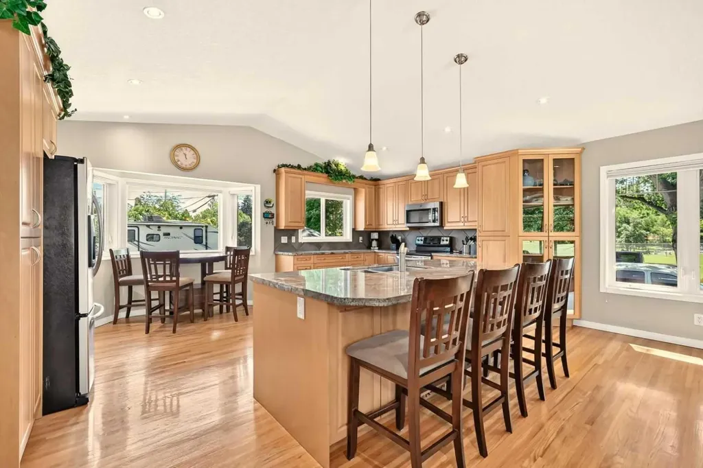 2024 Chicoutimi Drive NW Calgary AB T2L 0V7