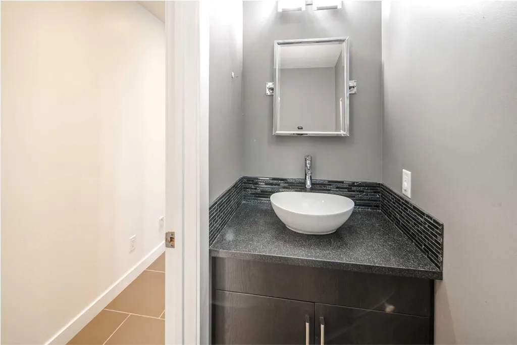1396 Shawnee Road SW Calgary AB T2Y 2H1