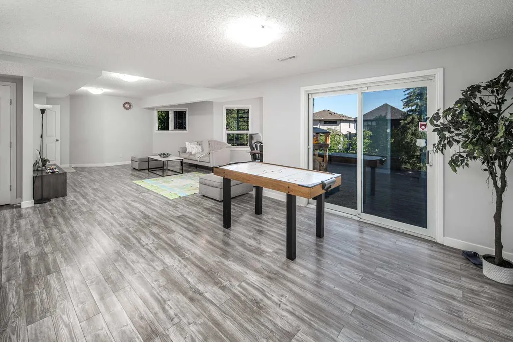 1396 Shawnee Road SW Calgary AB T2Y 2H1