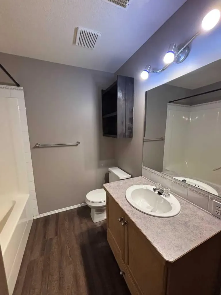 15 Blackfoot Boulevard W Lethbridge AB T1K 7N7
