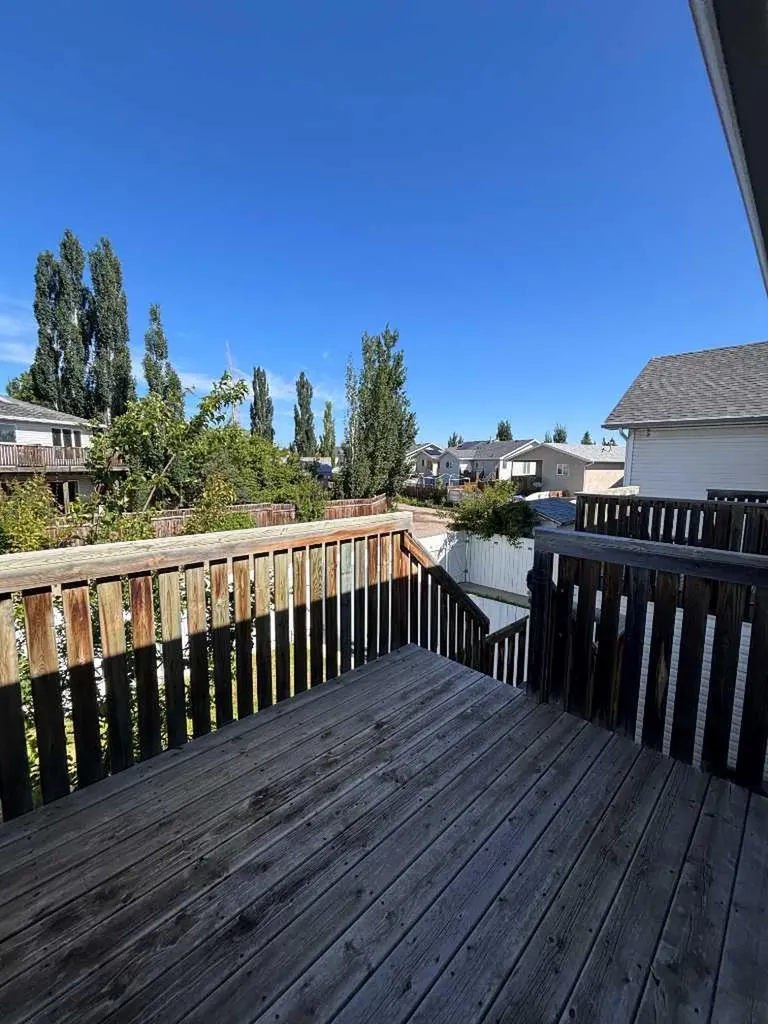 15 Blackfoot Boulevard W Lethbridge AB T1K 7N7
