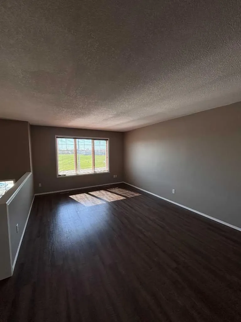 15 Blackfoot Boulevard W Lethbridge AB T1K 7N7