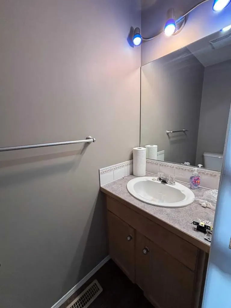 15 Blackfoot Boulevard W Lethbridge AB T1K 7N7