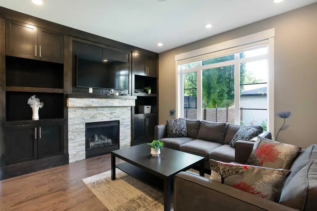 434 22 Avenue NW Calgary AB T2M 1N3