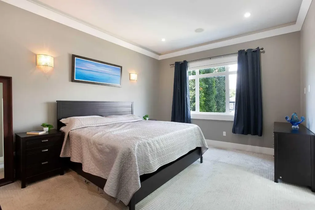 434 22 Avenue NW Calgary AB T2M 1N3