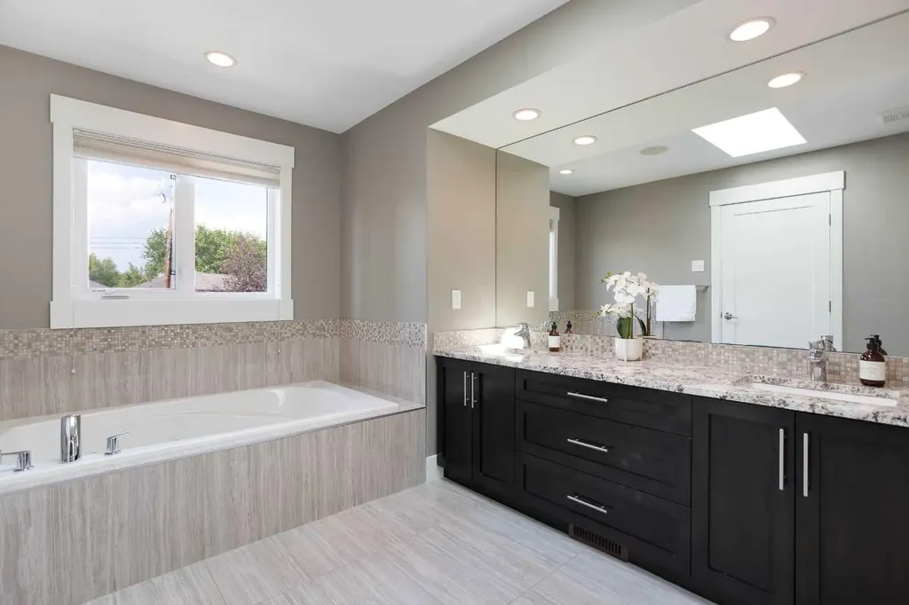 434 22 Avenue NW Calgary AB T2M 1N3