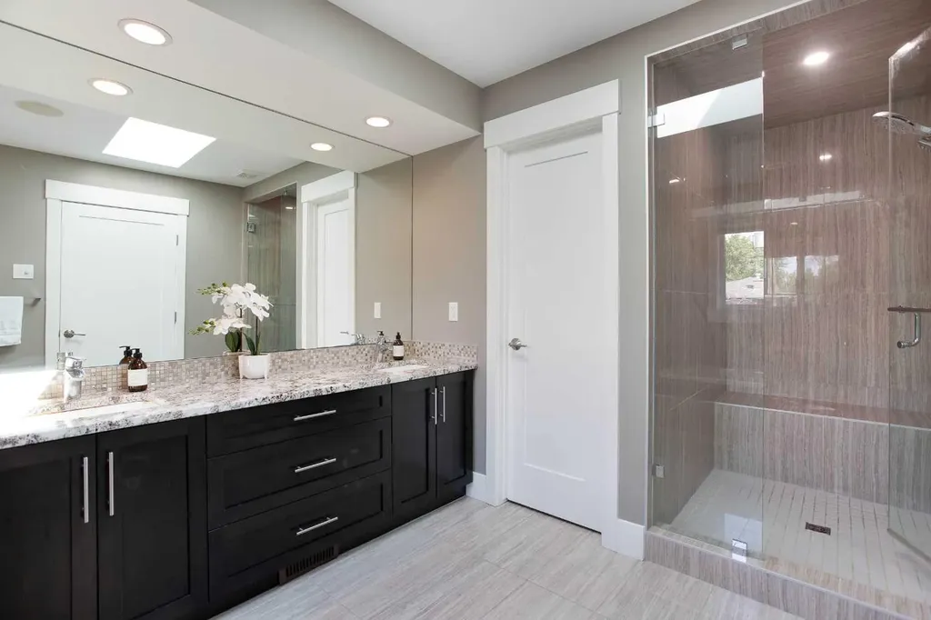 434 22 Avenue NW Calgary AB T2M 1N3