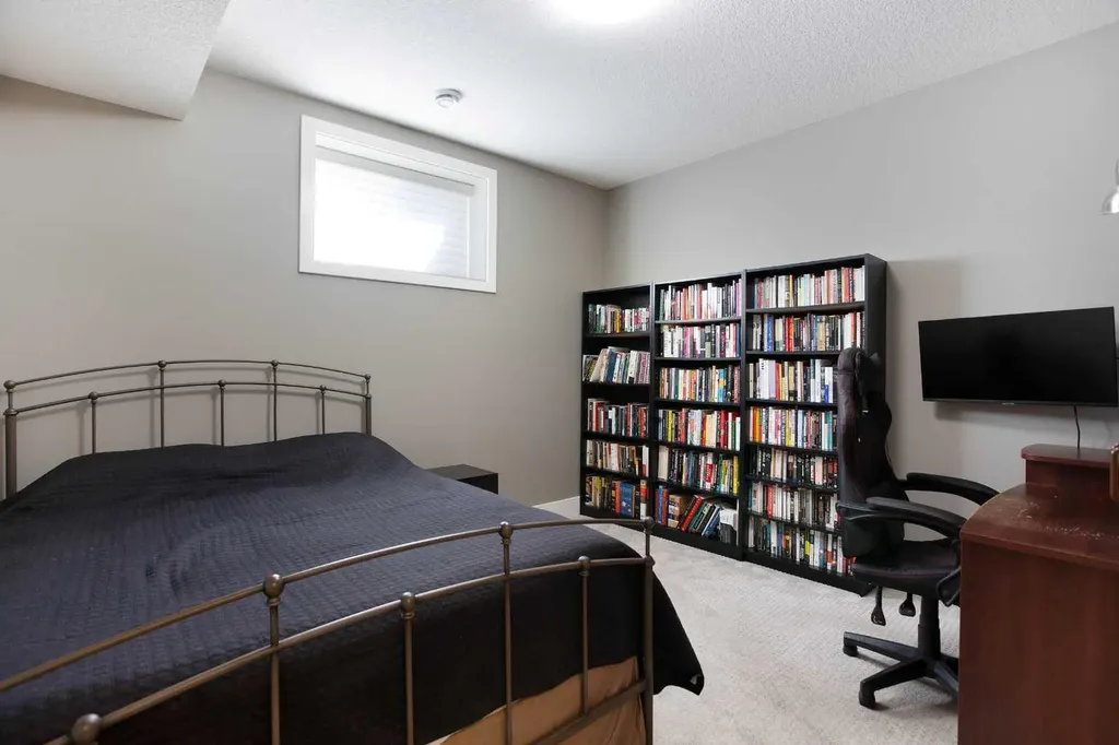 434 22 Avenue NW Calgary AB T2M 1N3
