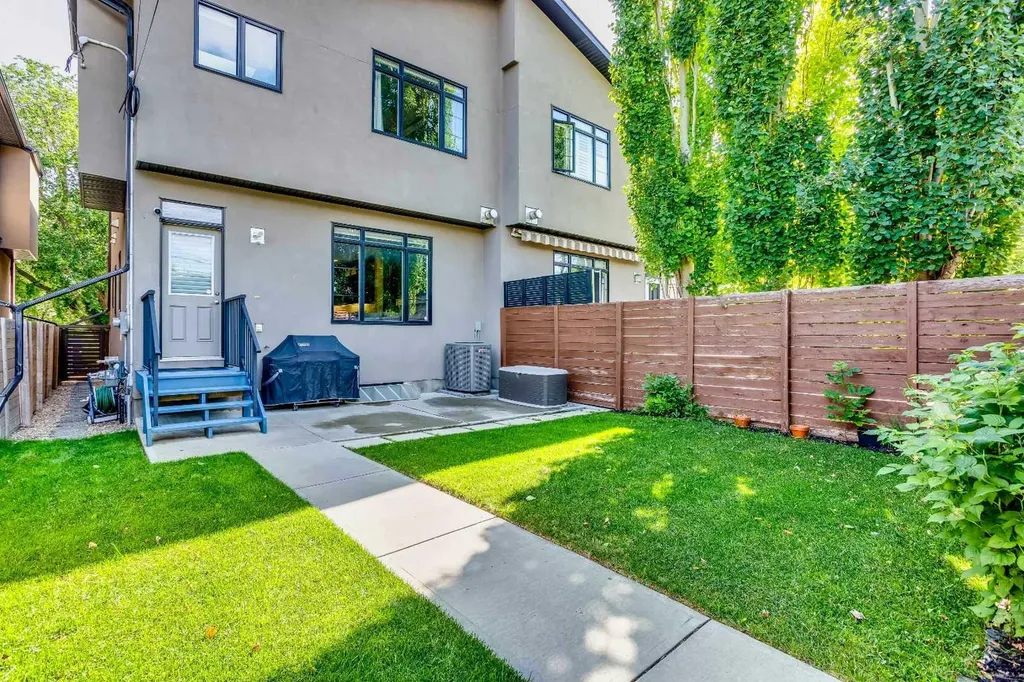 434 22 Avenue NW Calgary AB T2M 1N3
