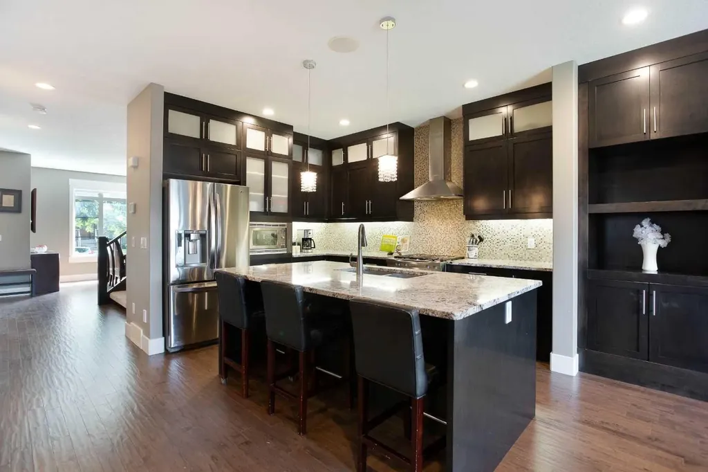 434 22 Avenue NW Calgary AB T2M 1N3