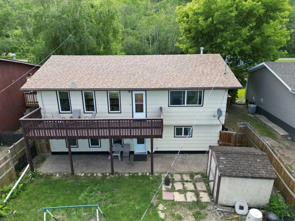 10709 89 Street Peace River AB T8S 1S4