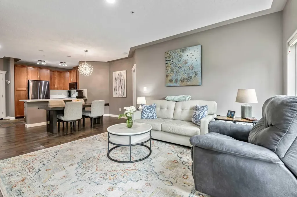 20 Discovery Ridge Close SW Calgary AB T3H 5X4