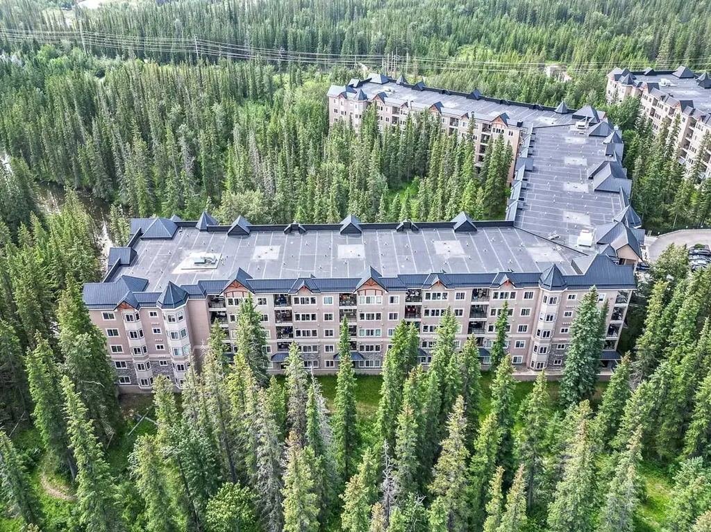 20 Discovery Ridge Close SW Calgary AB T3H 5X4
