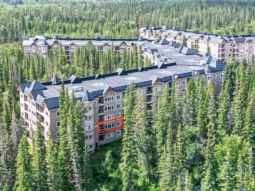 20 Discovery Ridge Close SW Calgary AB T3H 5X4