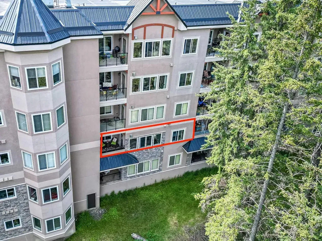 20 Discovery Ridge Close SW Calgary AB T3H 5X4