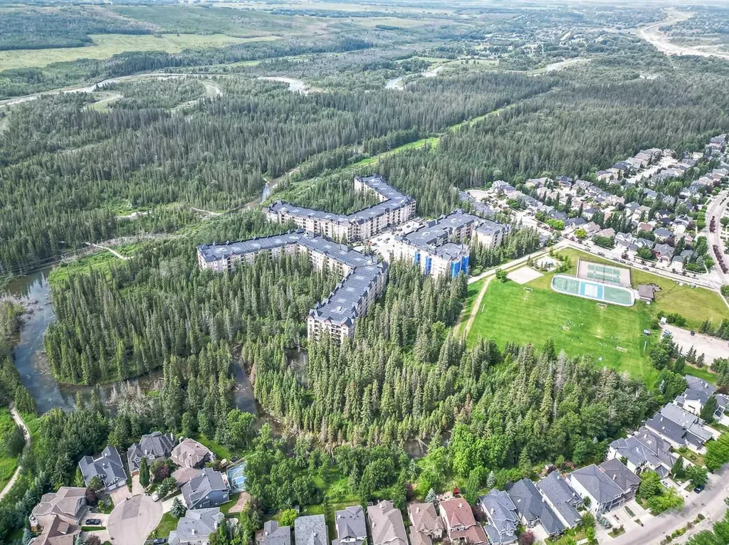 20 Discovery Ridge Close SW Calgary AB T3H 5X4