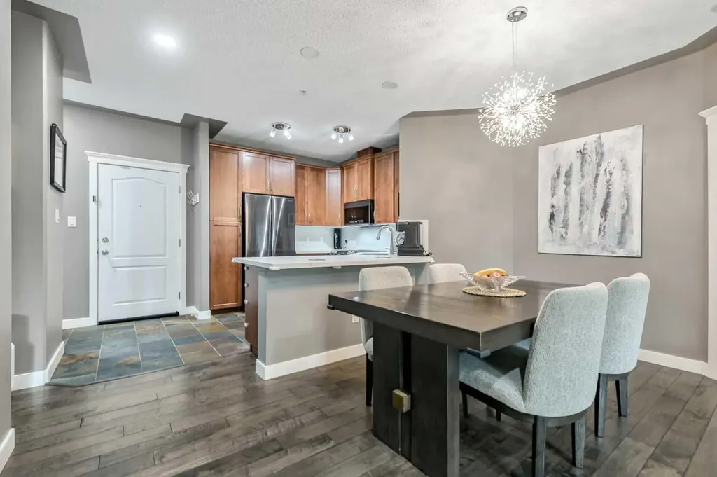 20 Discovery Ridge Close SW Calgary AB T3H 5X4