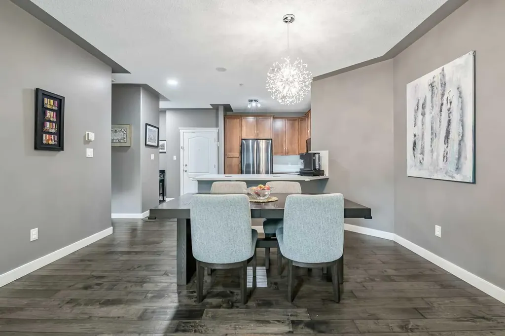 20 Discovery Ridge Close SW Calgary AB T3H 5X4