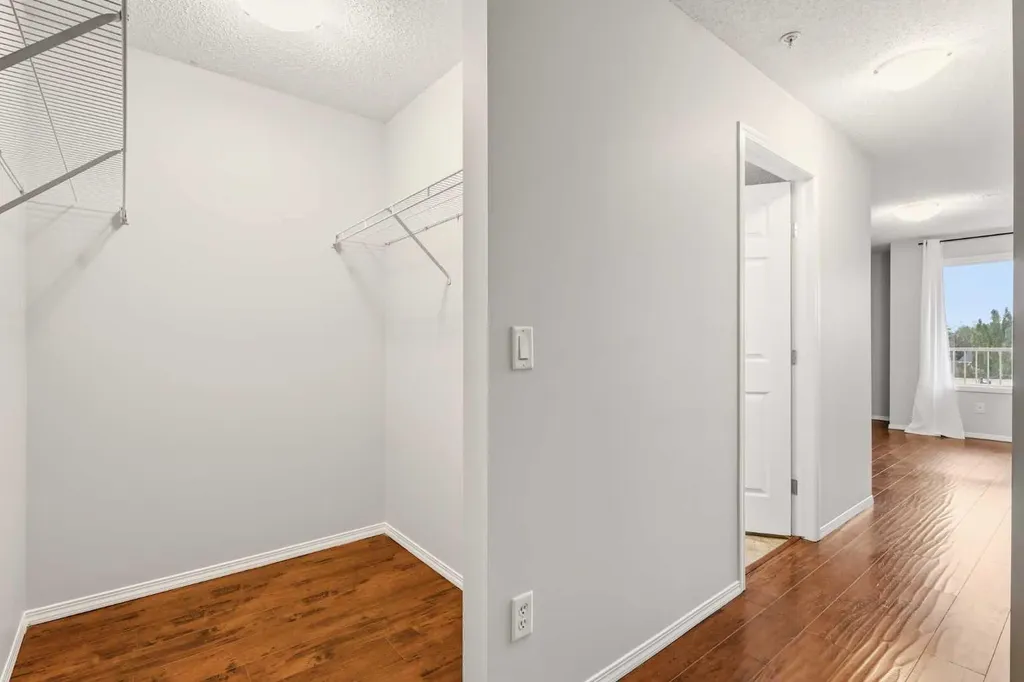 700 Willowbrook Road NW Airdrie AB T4B 0L5