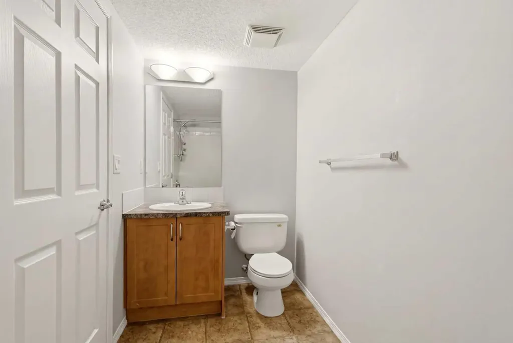 700 Willowbrook Road NW Airdrie AB T4B 0L5