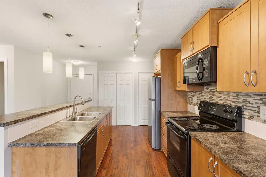 700 Willowbrook Road NW Airdrie AB T4B 0L5