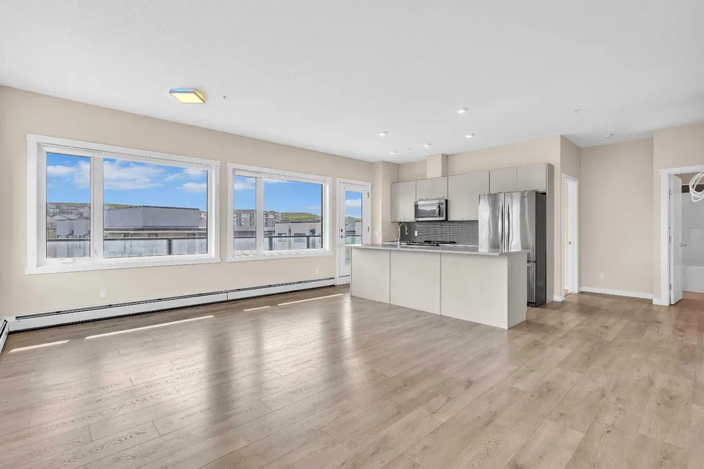 214 Sherwood Square NW Calgary AB T3R 1T6