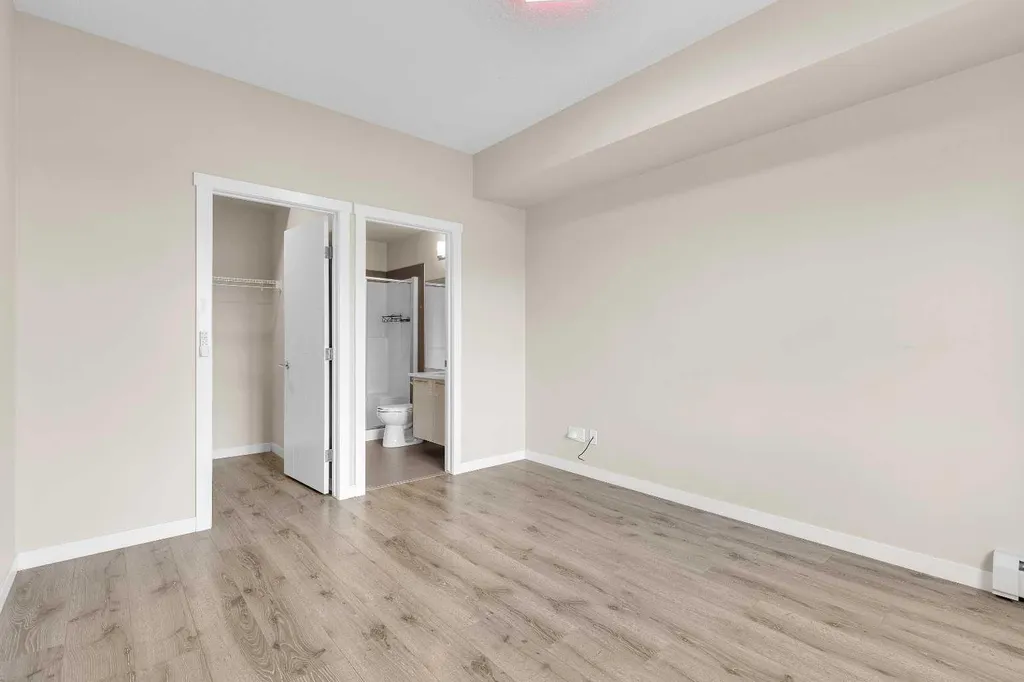 214 Sherwood Square NW Calgary AB T3R 1T6