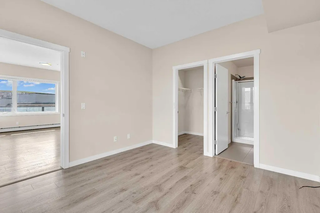 214 Sherwood Square NW Calgary AB T3R 1T6