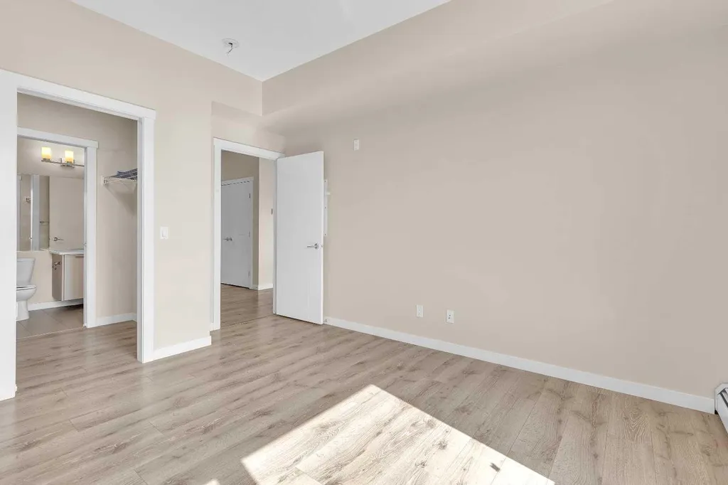 214 Sherwood Square NW Calgary AB T3R 1T6