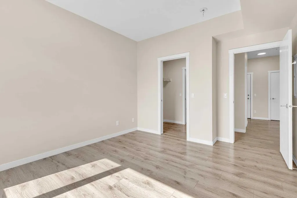 214 Sherwood Square NW Calgary AB T3R 1T6