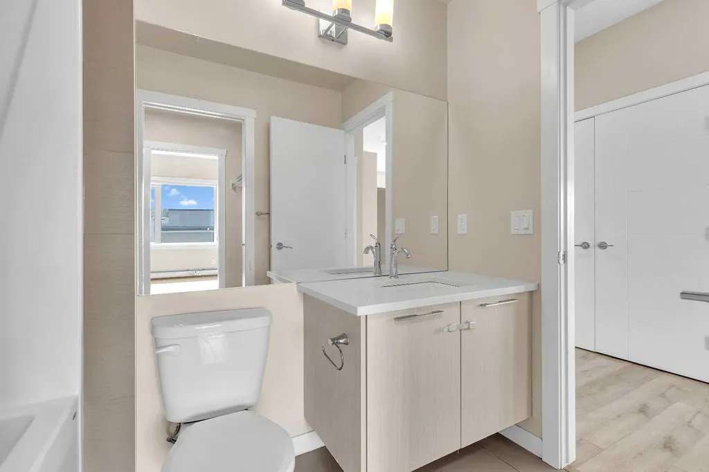 214 Sherwood Square NW Calgary AB T3R 1T6