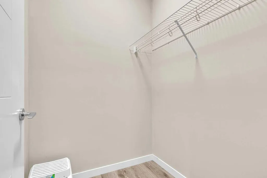 214 Sherwood Square NW Calgary AB T3R 1T6